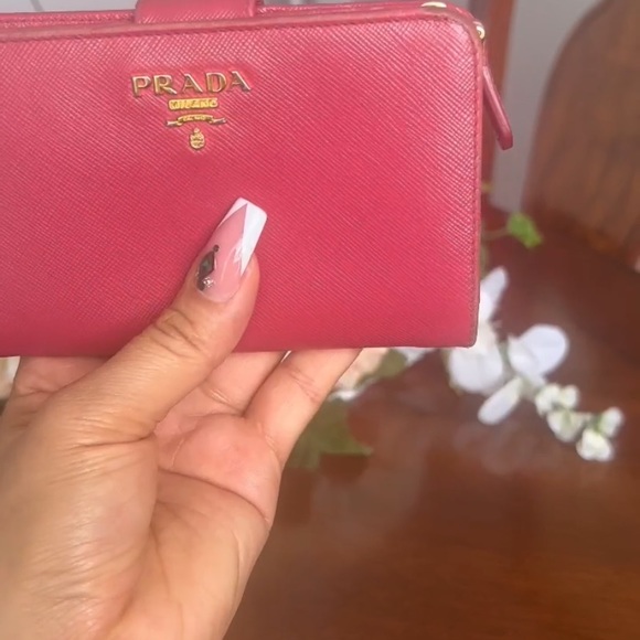 Prada Pink Wallet gold hardware - Picture 2 of 14